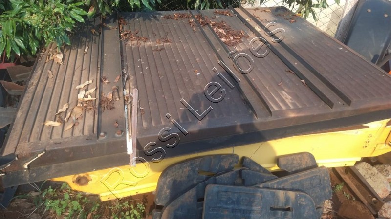  Kit caixa de peneira e bandejão. Marca New Holland. Para colheitadeira tc 59. Em bom estado de conservação